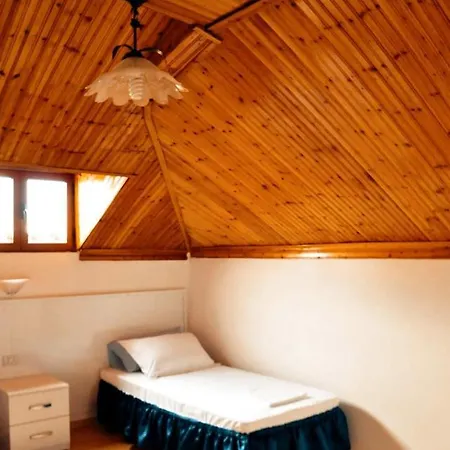 Tirana Central Guesthouse Hotel 3*