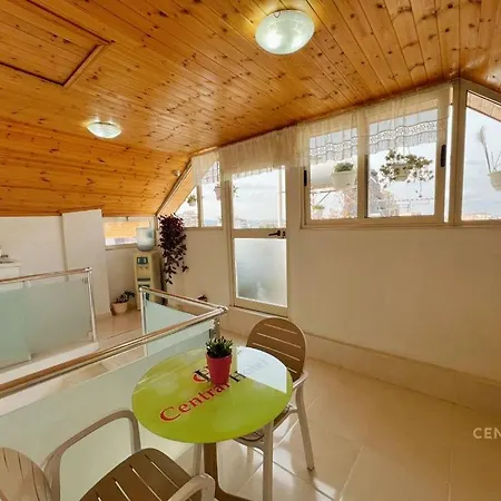 Tirana Central Guesthouse 3* Τίρανα