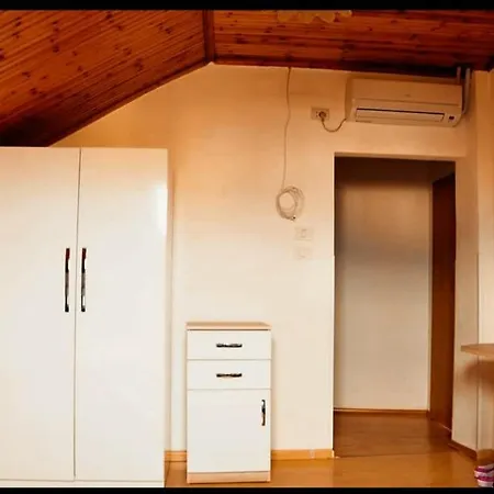 Tirana Central Guesthouse Hotel