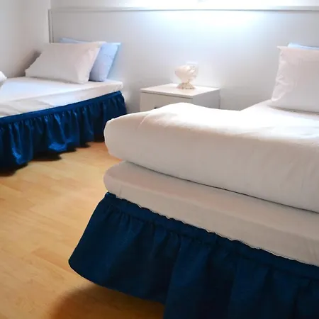 Tirana Central Guesthouse Hotel 3*