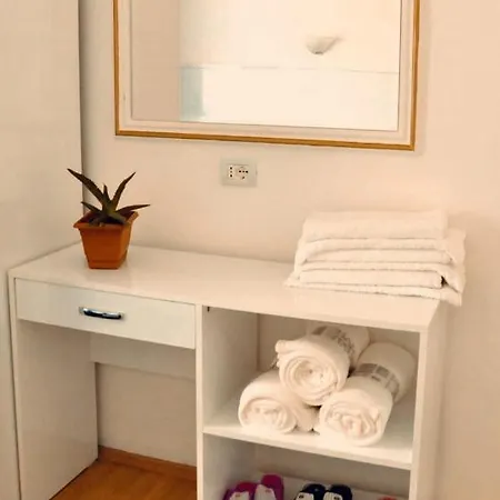 Tirana Central Guesthouse Szálloda Tirana