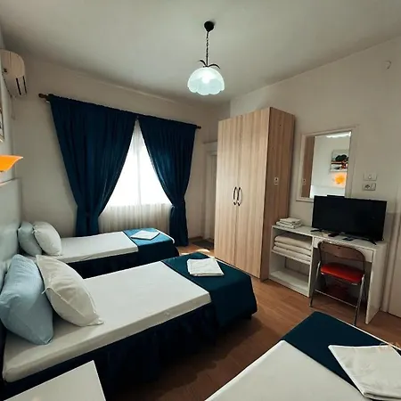 Tirana Central Guesthouse 3*