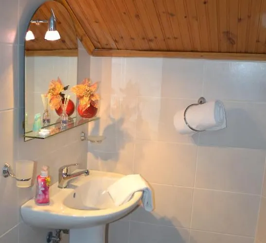 Tirana Central Guesthouse 3*