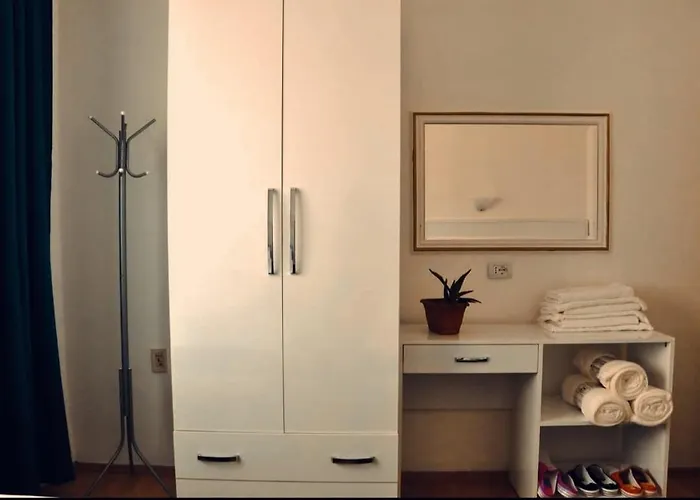 מלון Tirana Central Guesthouse