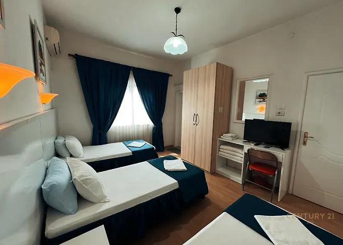 Tirana Central Guesthouse 3*